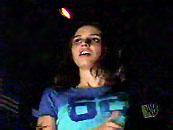 Faith met le blouson vole.