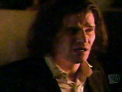 Angel pleins de remords.