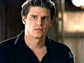 Angel surpris de voir Buffy.