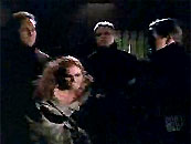 Tay "opere" la jeune femme.